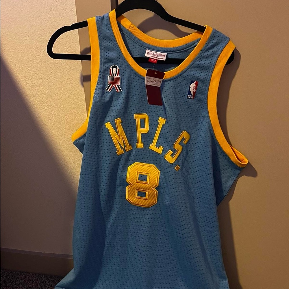 Selling my jersey never wore it